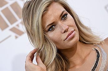 Samantha Hoopes sexy cleavage Magic Mike XXL premiere