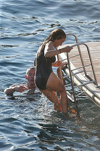 Sarah Jessica Parker in a swimsuit on a beach & yacht in Ibiza