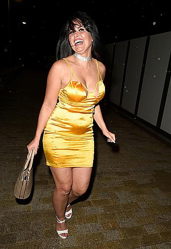 Sarah Longbottom flashes her nude tits in Manchester