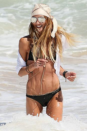 Sharni Vinson enjoying a day at the beach in Sydney