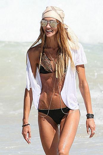 Sharni Vinson enjoying a day at the beach in Sydney