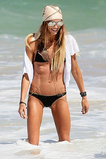 Sharni Vinson enjoying a day at the beach in Sydney