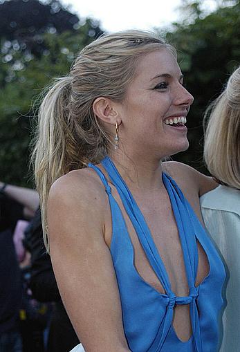 Sienna Miller areola slip paparazzi shots