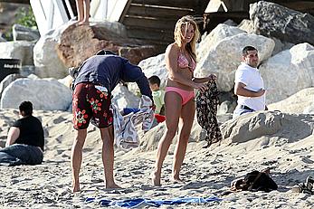 Stephanie Mcintosh in pink bikini candids