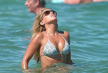 Sylvie Van der Vaart sexy in bikini in Saint-Tropez