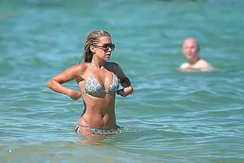 Sylvie Van der Vaart sexy in bikini in Saint-Tropez