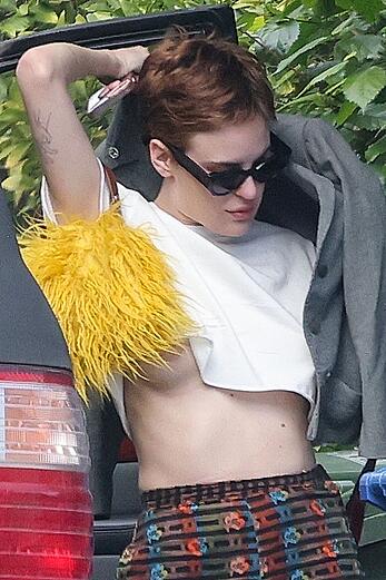 Tallulah Willis tit slip while out in Los Angeles