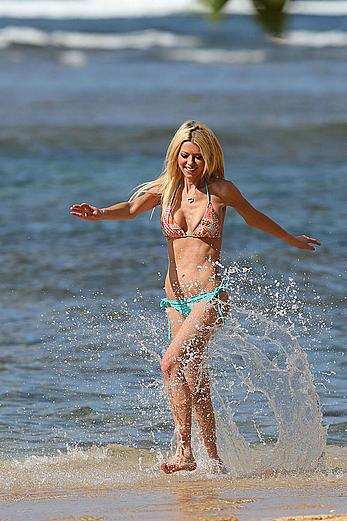 Tara Reid caught in a bikini in Hawaii