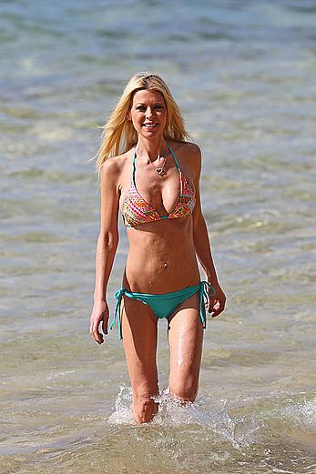 Tara Reid caught in a bikini in Hawaii