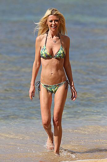 Tara Reid caught in a bikini in Hawaii