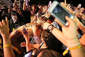 Tove Lo flashing her nude tits at 2017 Coachella Festival in Indio