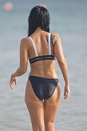 Tulisa Contostavlos in sexy bikini candids in Dubai