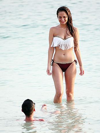 Tulisa Contostavlos wearing a bikini in Dubai 10413  (25)