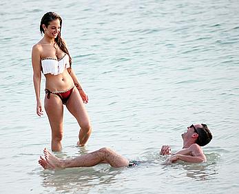 Tulisa Contostavlos wearing a bikini in Dubai 10413  (25)