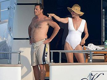 Uma Thurman bathing suit on the Yacht in Saint-Tropez