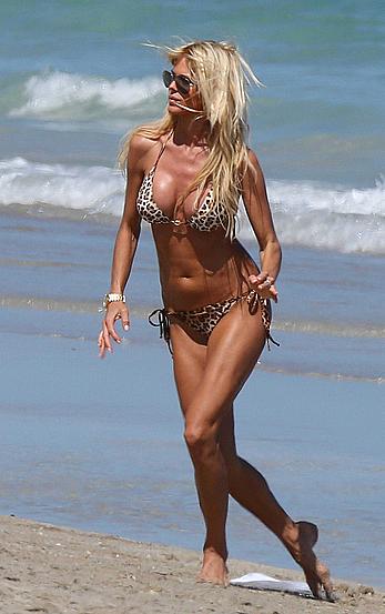 Victoria Silvstedt sexy in bikini on the beach in Miami