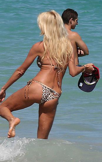 Victoria Silvstedt sexy in bikini on the beach in Miami