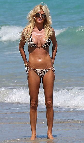 Victoria Silvstedt sexy in bikini on the beach in Miami