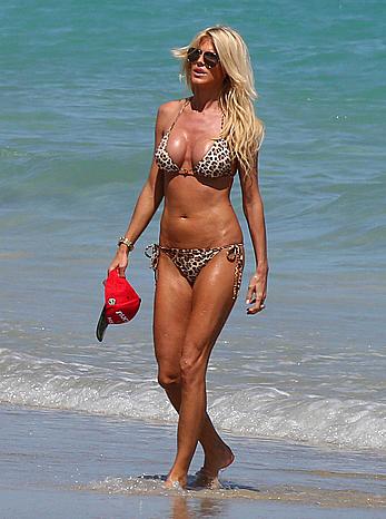 Victoria Silvstedt sexy in bikini on the beach in Miami