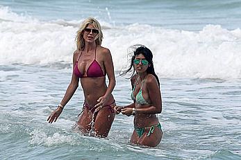 Victoria Silvstedt sexy in pink bikini in Miami