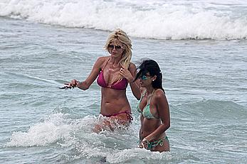 Victoria Silvstedt sexy in pink bikini in Miami