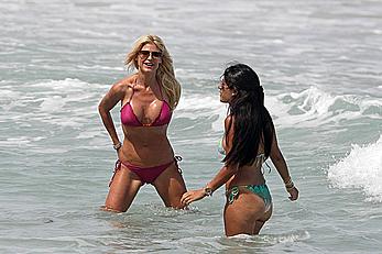 Victoria Silvstedt sexy in pink bikini in Miami