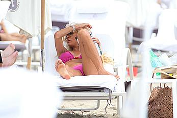 Victoria Silvstedt sexy in pink bikini in Miami