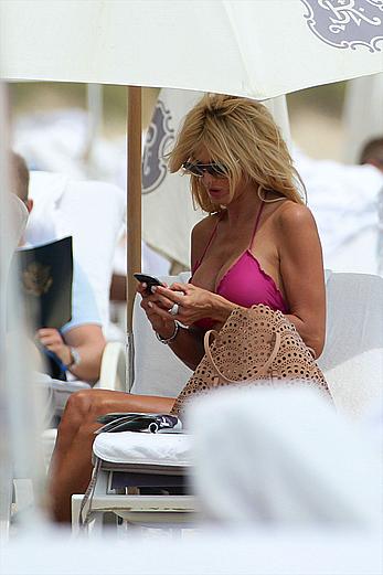 Victoria Silvstedt sexy in pink bikini in Miami