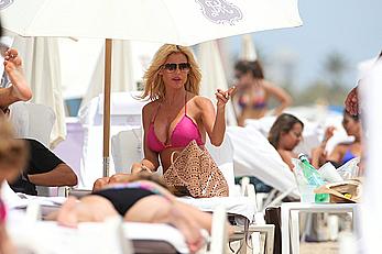 Victoria Silvstedt sexy in pink bikini in Miami