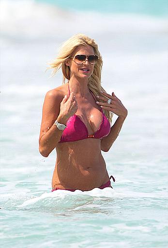 Victoria Silvstedt sexy in pink bikini in Miami