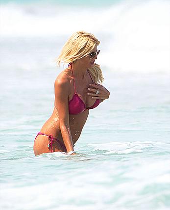 Victoria Silvstedt sexy in pink bikini in Miami