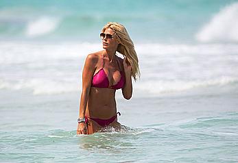 Victoria Silvstedt sexy in pink bikini in Miami