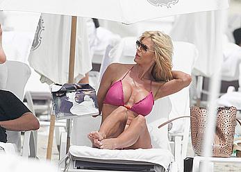 Victoria Silvstedt sexy in pink bikini in Miami