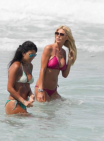 Victoria Silvstedt sexy in pink bikini in Miami