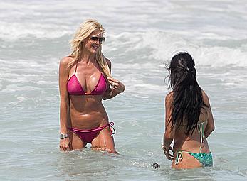 Victoria Silvstedt sexy in pink bikini in Miami