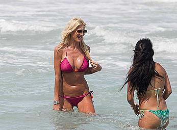 Victoria Silvstedt sexy in pink bikini in Miami