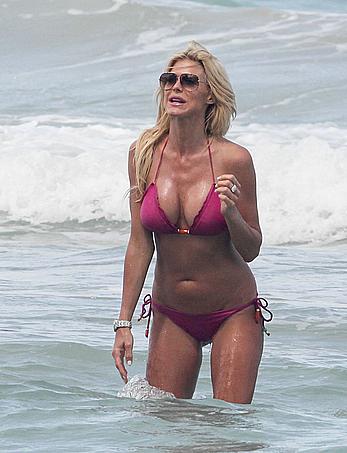 Victoria Silvstedt sexy in pink bikini in Miami