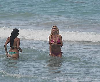 Victoria Silvstedt sexy in pink bikini in Miami