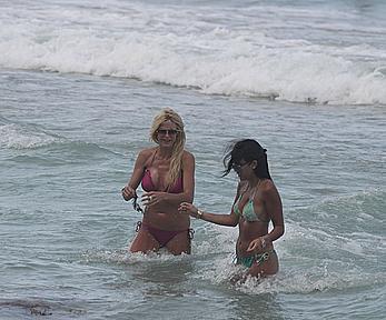 Victoria Silvstedt sexy in pink bikini in Miami