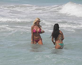 Victoria Silvstedt sexy in pink bikini in Miami