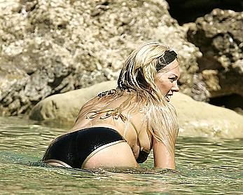 Big bro babe Aisleyne Horgan-Wallace topless beach candids