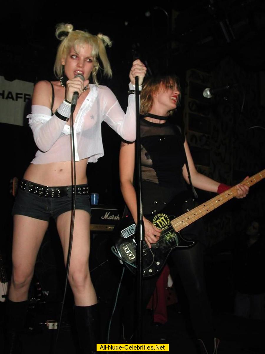 Pauley <b>Perrette</b> sexy performs stage.